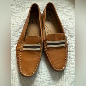 Marc Joseph women’s Tan Loafers size 10 in good used condition like new